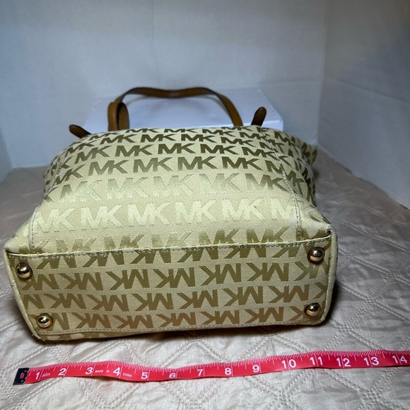 Michael Kors Tan Shoulder Bag with Signature Monogram - Picture 12 of 15